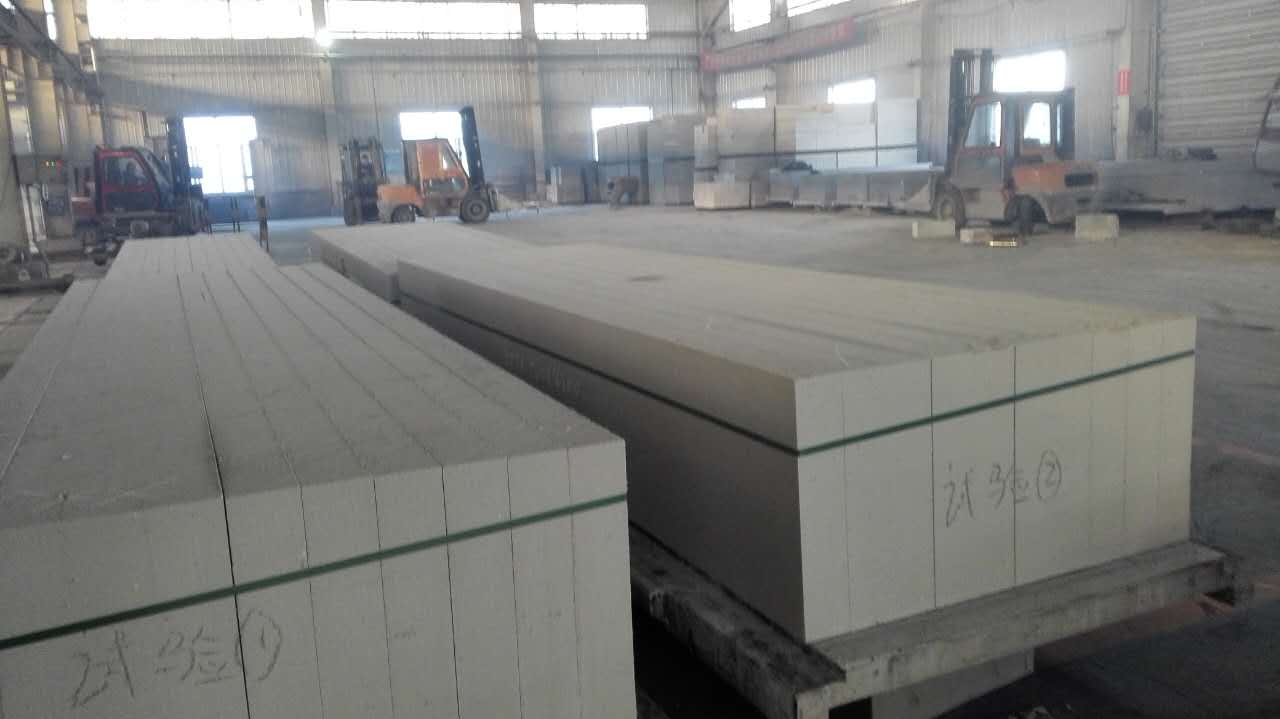 新型墙材蒸压砂加气混凝土板材试验调试成功01 J9国际集团(中国)-官方网站